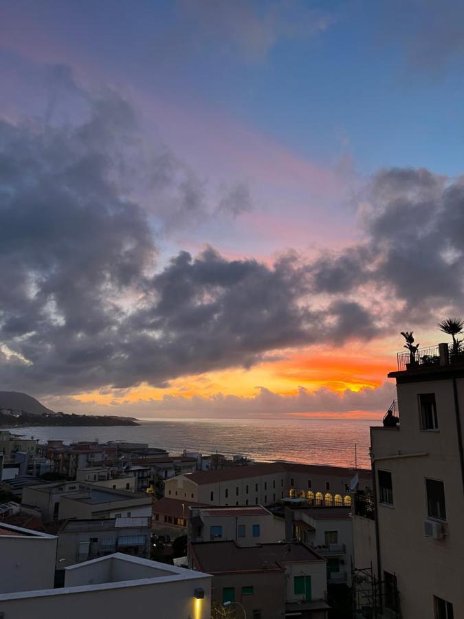 Window On The Sunset Apartment Cefalu Exterior photo